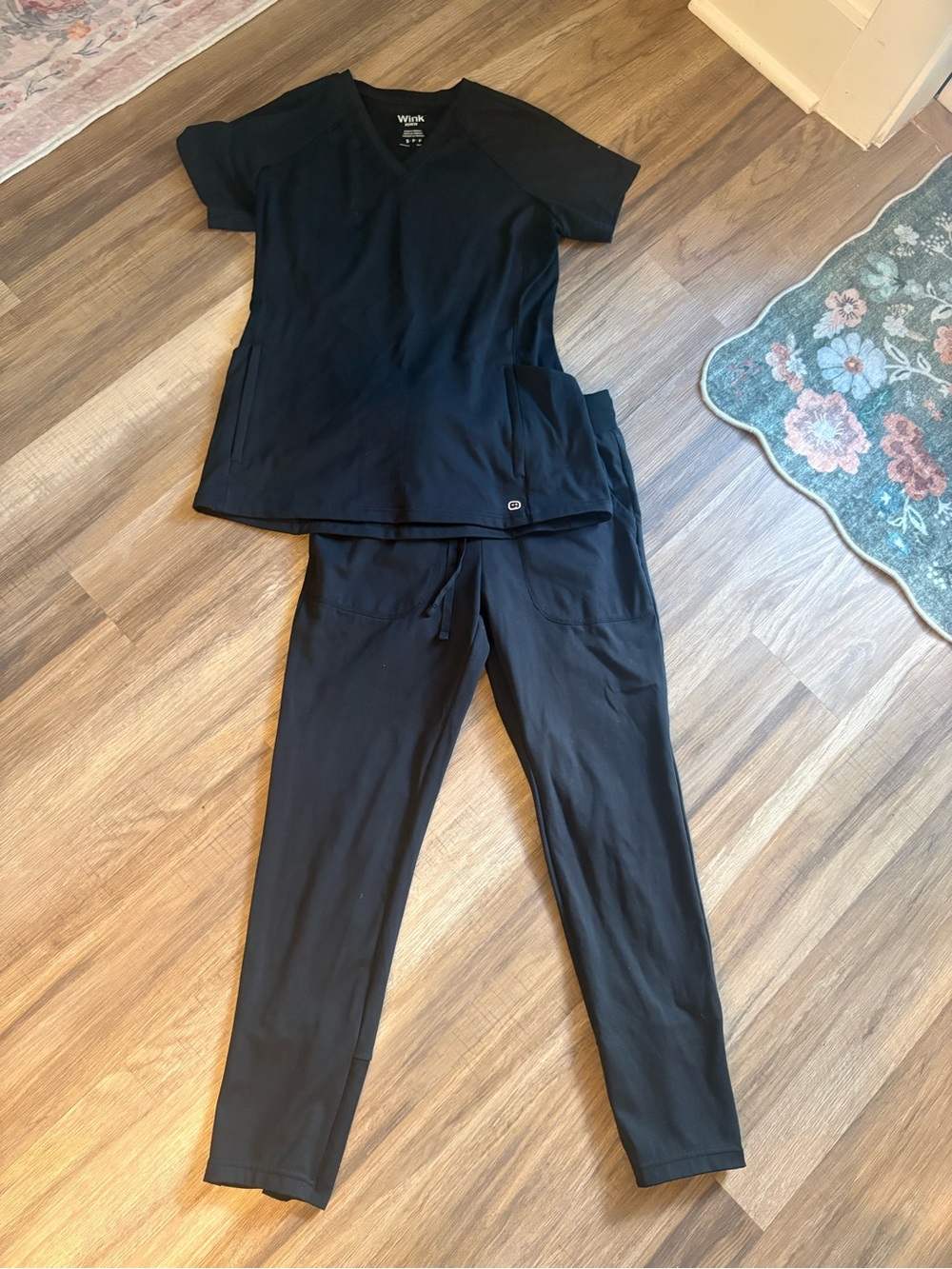 Wink Women's Black V‑Neck Scrub Top